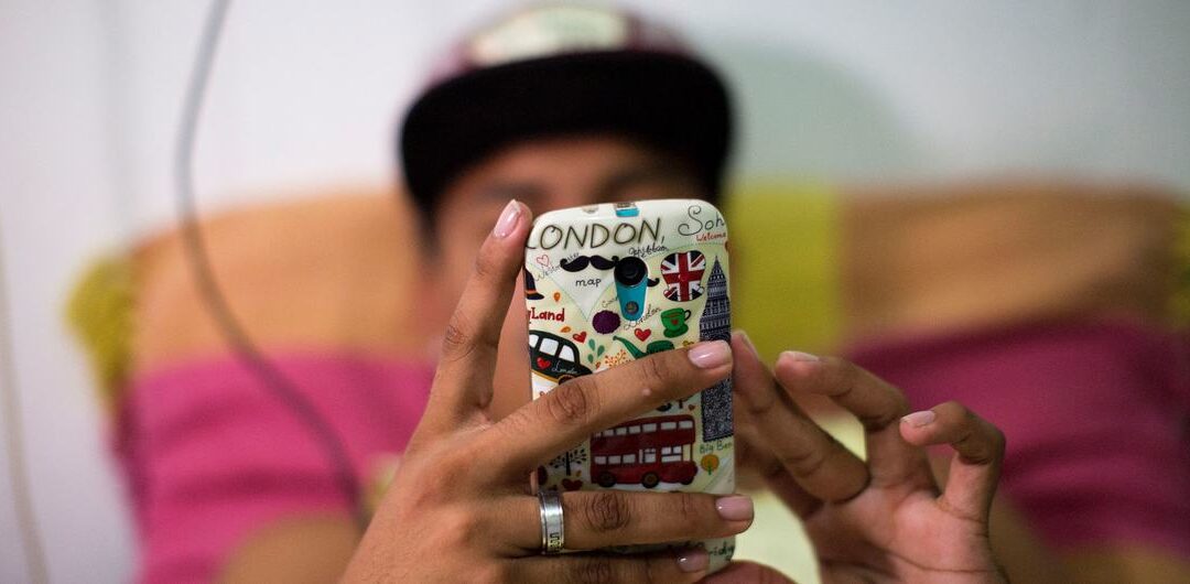 Infancia capturada: reclutamiento digital de menores en escenarios de conflicto, trata y crimen organizado